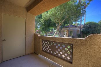 Private balconies & patios